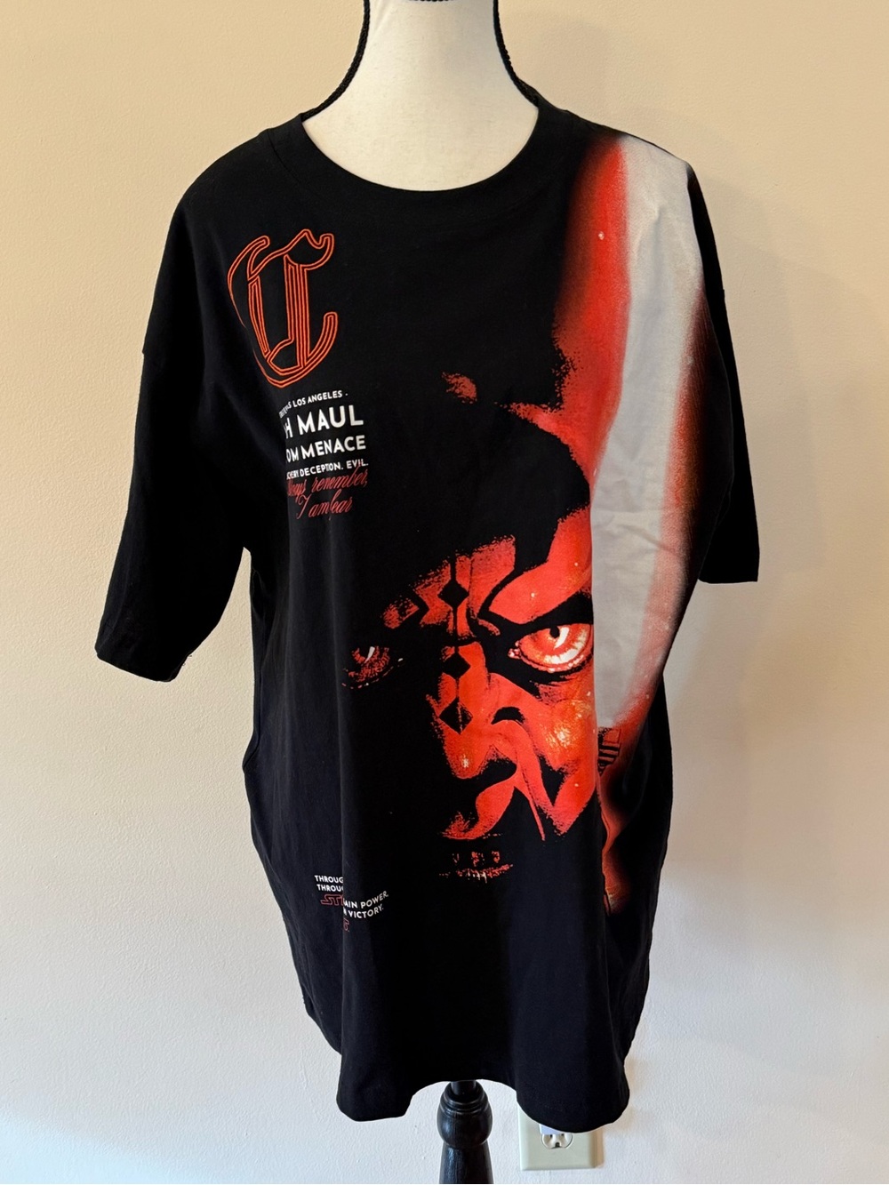 Disney / Star Wars Darth Maul Short Sleeve T-shirt. Size Large
